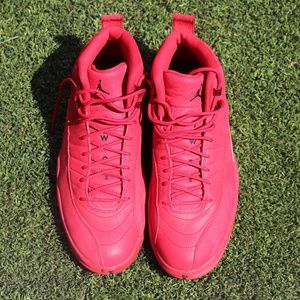 AIR JORDAN 12 RETROS (LIKE NEW)